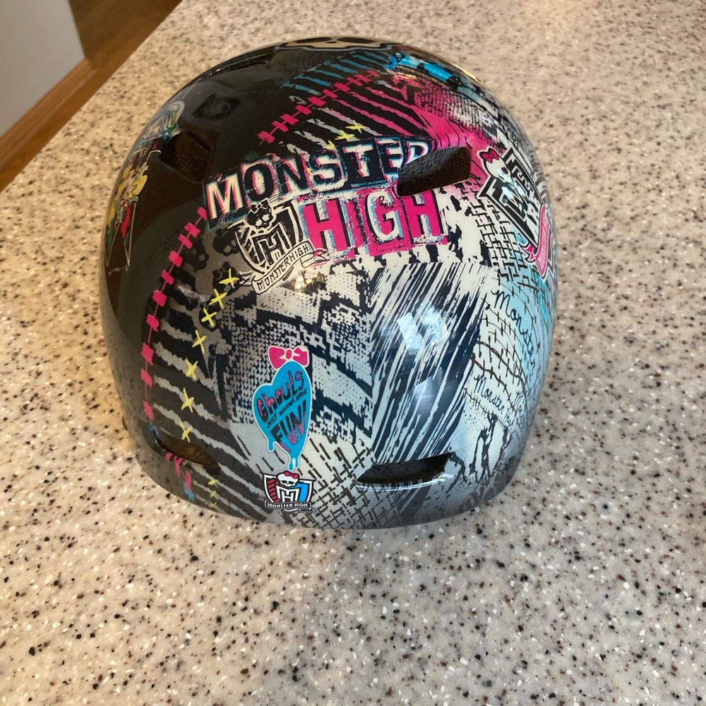 Monster High Helmet - Picture 2 of 8